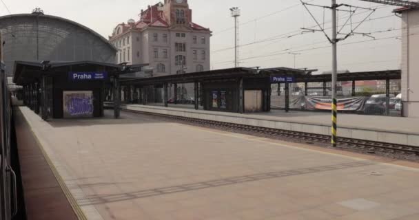 Прага Чехия Марта 2024 Года Прибытие Поезде Центрального Железнодорожного Вокзала — стоковое видео