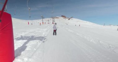 Kayak kaldırma, Chamrousse, Fransa 'da kış sporları...