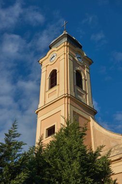 Macaristan, Tiszafured 'deki Katolik kilise kulesi.