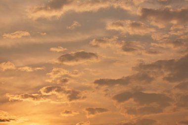 bulutlu gökyüzü güneş ayarlama