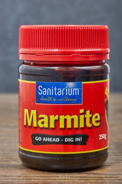 Auckland, Yeni Zelanda - 07 Mart 2016: Sanatoryum tarafından Yeni Zelanda 'da popüler maya özütü ürünü