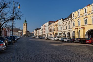 Litomysl manzarası, Çek Cumhuriyeti 'nin geleneksel şehir merkezi, manzaralı ana cadde manzarası