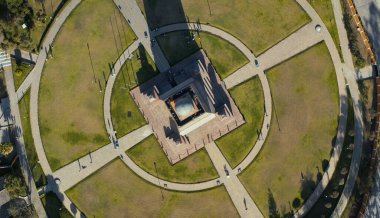 Ekvator hattı anıtı, mitad del mundo, Ekvador, yukarıdan aşağıya doğru hava aracı görüntüsü