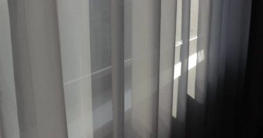 Pencere ayrıntıları, pencere perdelerinde güneş ışığı