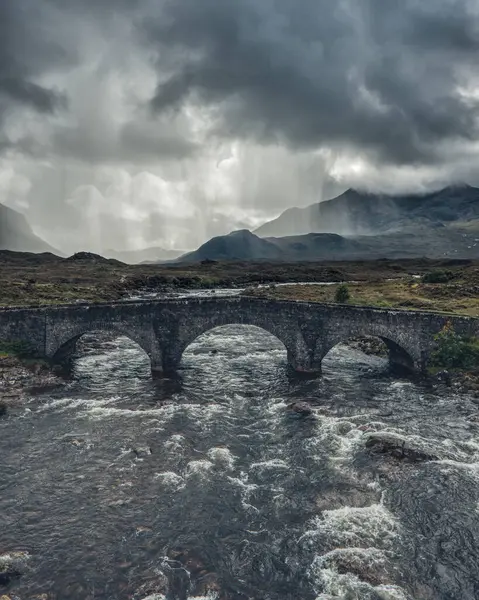 Ponte Velha Sligachan Ilha Skye Escócia Imagens Royalty-Free