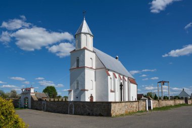Bakire Meryem 'in Hükmü' nün eski Katolik kilisesi. Derevnoe, Minsk bölgesi, Belarus.