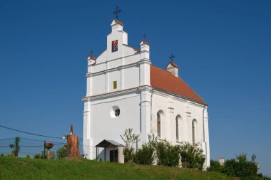 Vorona köyündeki eski antik Katolik kilisesi, Ostrovets bölgesi, Grodno bölgesi, Belarus.