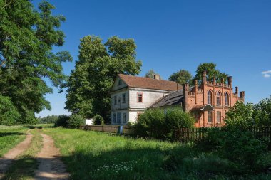 Beyaz Rusya turistik beldeleri - Fleryanovo köyündeki eski Bochvits evi, Lyakhovichi bölgesi, Brest bölgesi, Belarus. 