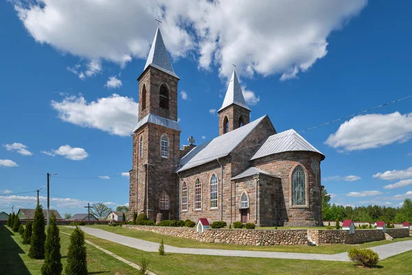 Blick Auf Die Alte Katholische Kirche Des Josef Dorf Rubezhevichi — Stockfoto