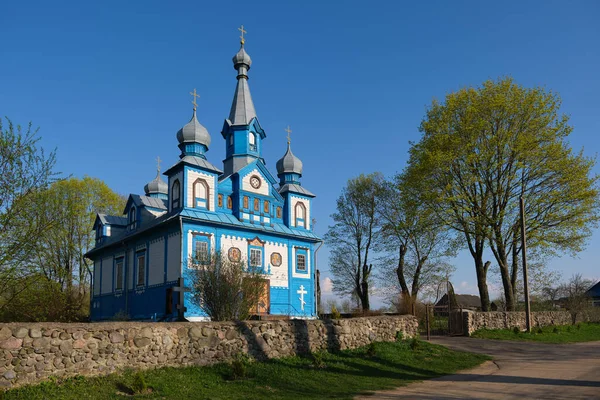 Antiga Igreja Madeira Antiga Vida Santa Dando Trindade Primavera Telyadovichi — Fotografia de Stock