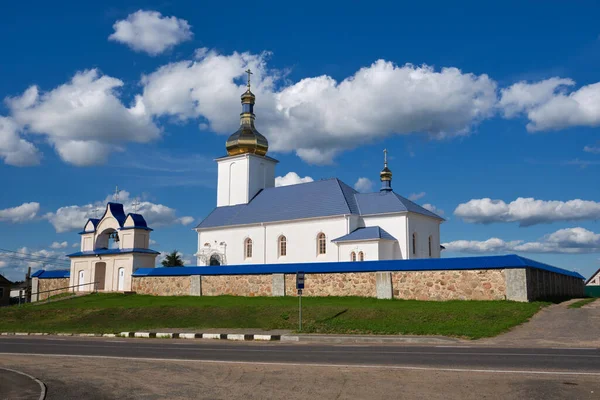 Gamla Ortodoxa Kyrkan Antagande Jungfru Maria Novy Sverzhen Stolbtsy Distriktet — Stockfoto