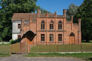 Beyaz Rusya turizm merkezi - Fleryanovo 'daki eski Bochvit evi, Lyakhovichi bölgesi, Brest bölgesi, Belarus. 