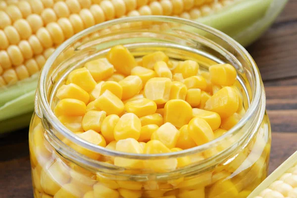 Pickled Sweet Corn Glass Jar Closeup Fresh Cooked Corn Cobs — Stock Photo, Image