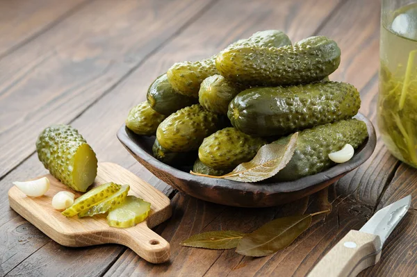 Pickled Cucumbers Bowl Marinated Cucumber Slices Cutting Board Homemade Pickles — Stock Photo, Image