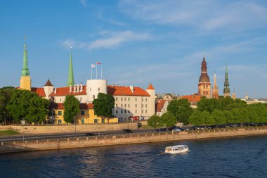 Riga, Riga kalesi ve Daugava Nehri, Riga, Letonya.