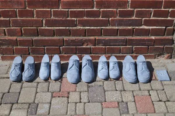 Cézis Lettország 2023 Július Cézis Utcáin Cipők Zsidó Nép Népirtásának Stock Kép