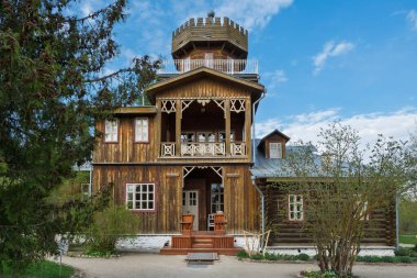 Ressam Ilya Repin 'in yaz aylarında yaşadığı ve dinlendiği Batı Dvina Nehri yakınlarındaki yer. Zdravnevo köyü, Vitebsk bölgesi, Belarus. 