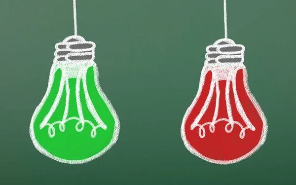 Schoolbord Met Getekende Gloeilampen Elke Lamp Gloeit Rood Groen Concept — Stockfoto