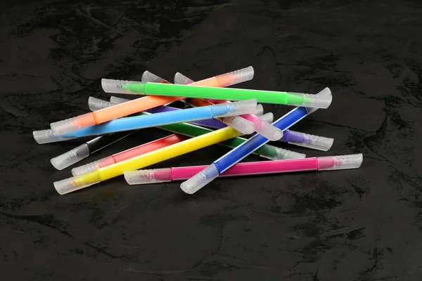 Colored Markers Isolated Black Background Extreme Closeup High Resolution Photo — Foto de Stock