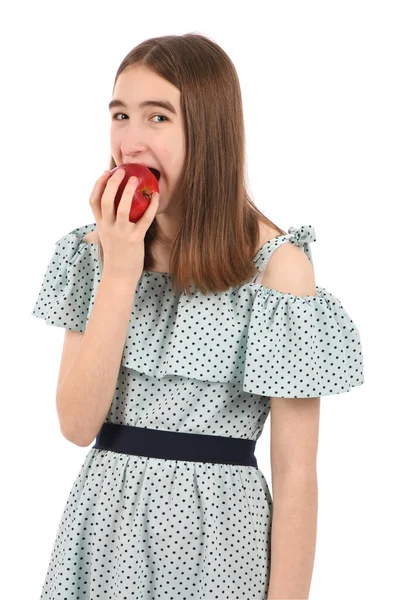 白い背景に隔離された赤いリンゴを手にしたドレスを着た若い美しい少女 高解像度写真 場の深さ — ストック写真