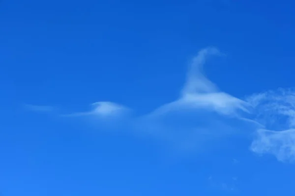 Σύννεφα Στον Γαλάζιο Ουρανό Φωτεινό Μπλε Τοπίο Στο Περιβάλλον Θέα — Φωτογραφία Αρχείου