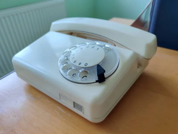 Vecchio Telefono Bianco Ufficio Concetto Tecnologia Obsoleta — Foto Stock
