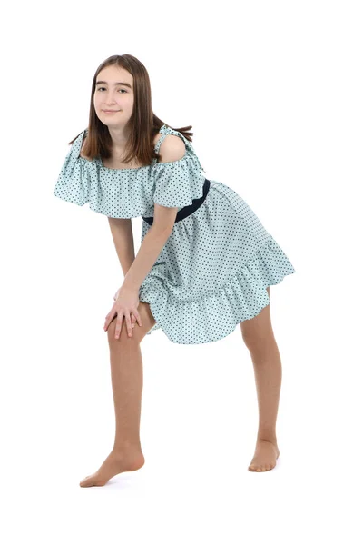 Νεαρό Όμορφο Κορίτσι Ένα Φόρεμα Πουά Λευκό Φόντο Φωτογραφία Υψηλής — Φωτογραφία Αρχείου