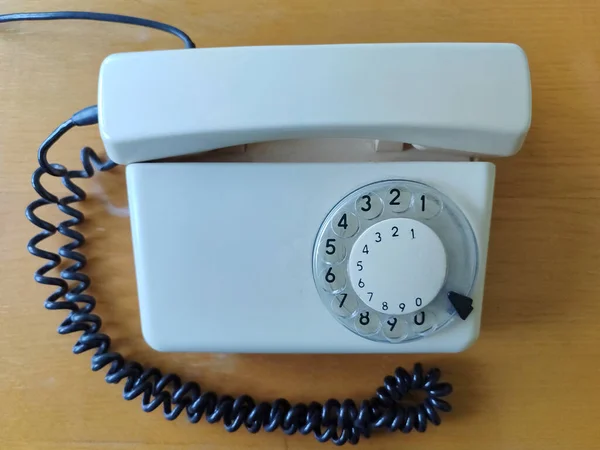 Вид Сверху Белый Старый Телефон Рабочем Месте Концепция Устаревшей Технологии — стоковое фото