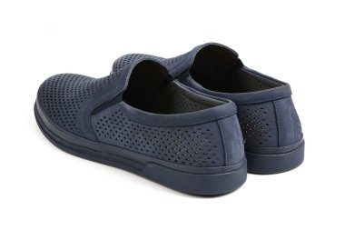 Erkek derisi mavi ayakkabılar. Beyaz arka planda izole edilmiş hakiki deriden yapılmış erkek ayakkabıları. Şık erkek ayakkabıları..