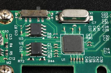 Yazılı devre kartı. Elektronik bilgisayar donanım teknolojisi. Anakart dijital çip. Mühendislik bilimi. Gömülü iletişim işlemcisi. Bilgi mühendisliği bileşeni.