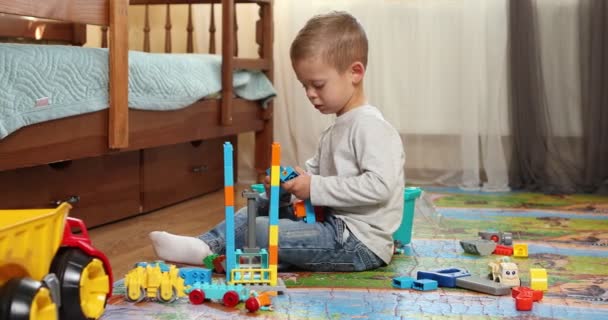 Funny Baby Boy Educational Toy Blocks Children Play Day Care — Vídeo de stock