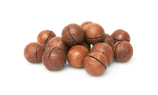 Kacang Macadamia Terisolasi Pada Latar Belakang Putih — Stok Foto
