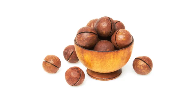Macadamia Nüsse Schüssel Isoliert Auf Weißem Hintergrund — Stockfoto