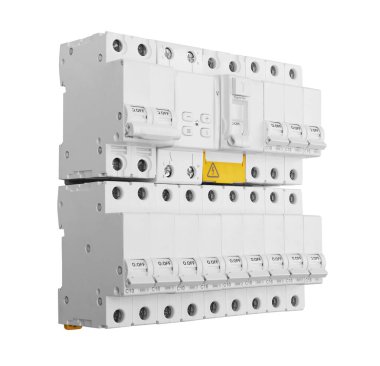 Otomatik devre kesiciler, beyaz arka planda izole edilmiş. Otomatik elektrik şalteri