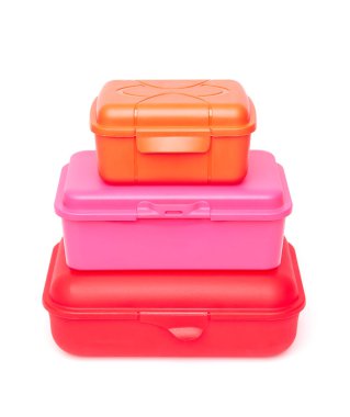 Beyaz arkaplanda izole edilmiş plastik beslenme çantaları