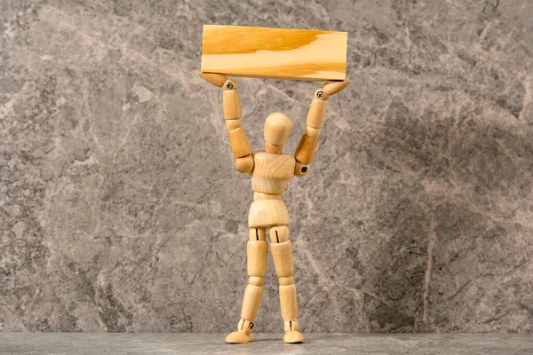 Wooden Mannequin Lifting Blank Wooden Block You Can Add Your —  Fotos de Stock