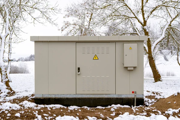New Outdoor Electric High Voltage Distribution Cabinet Power Box Nature — Stock Photo, Image