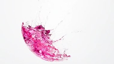 Beyaz arkaplanda pembe sıvı sıçrama izole edilmiş 3D görüntüleme, kabsız küresel su