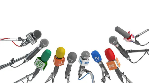 Microfoni Diversi Mezzi Comunicazione Massa Isolati Bianco Conferenza Stampa Concetto Foto Stock Royalty Free