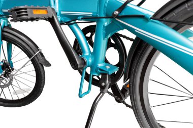 Plastik bisiklet pedalı. Yakın plan. Beyaz arkaplanda izole.