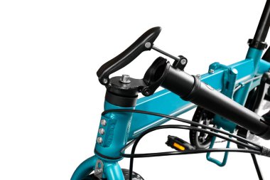 Katlanan bisiklet gidonu. Yakın plan. Beyaz arkaplanda izole.