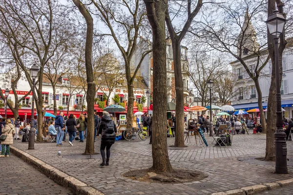 Paris France Mars 2023 Des Gens Marchent Dans Quartier Montmartre — Photo
