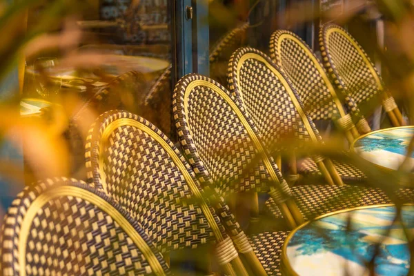 Table Chaises Typiques Dans Les Rues Paris France — Photo