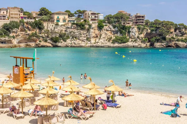 Mallorca Španělsko Červen 2023 Lidé Užívají Dobré Sípání Pláži Porto — Stock fotografie