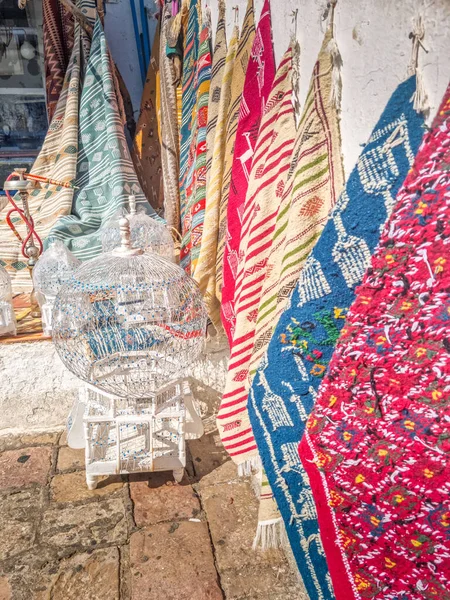 突尼斯迦太基Sidi Bou Said市场上典型的地毯 — 图库照片
