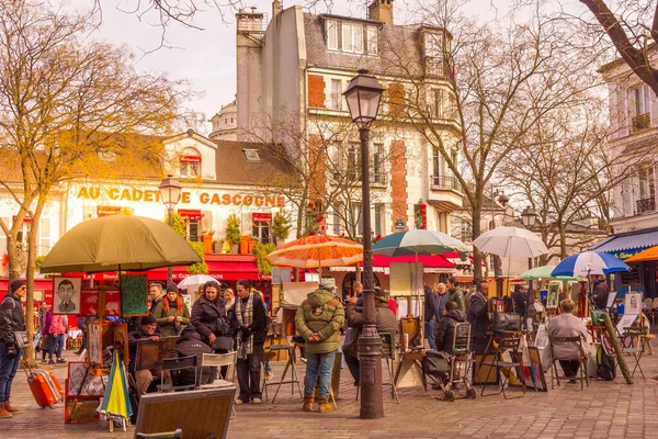 Paris Fransa Mart 2023 Montmartre Mahallesinde Yürüyen Insanlar Geleneksel Bölge — Stok fotoğraf