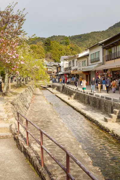 Остров Миядзима Япония Апреля 2019 Года Весной Люди Ходят Каналу Стоковая Картинка