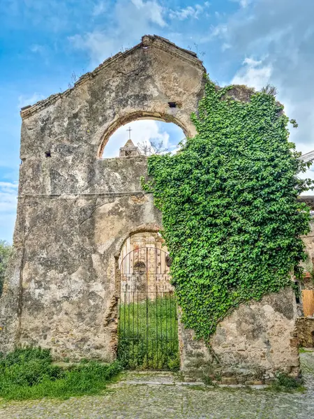Verlassene Kirche Der Geisterstadt Bussana Vecchia Italien Stockbild