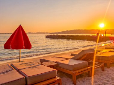 Güney Fransa 'da Juan les Pins sahilinde gün batımı