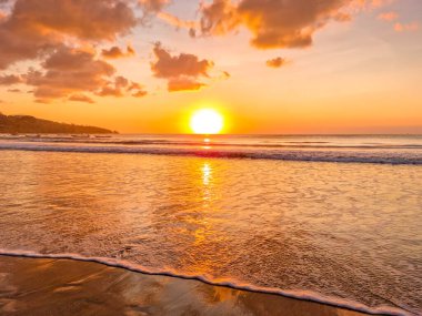Jimbaran sahilinde gün batımı, Bali, Endonezya